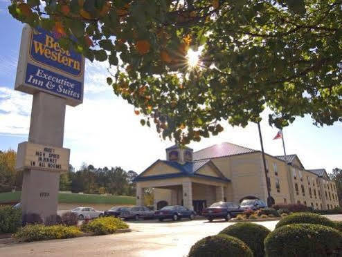 Western Executive & Hotel 3*